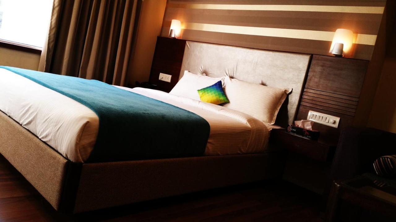 ניו דלהי Hotel Qualia Suites At Delhi Airport מראה חיצוני תמונה